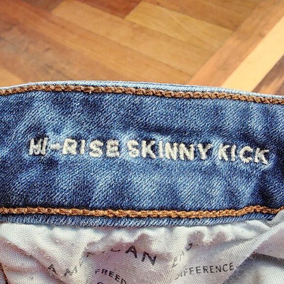 American Eagle Outfitters Medium Wash Hi-Rise Skinny Kick Jeans Size 8 - Picture 8 of 16